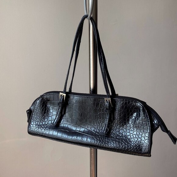 Vintage Handbags - 🍂 Vintage Y2K Black Crocodile Print Sleek Baguette Shoulder Bag